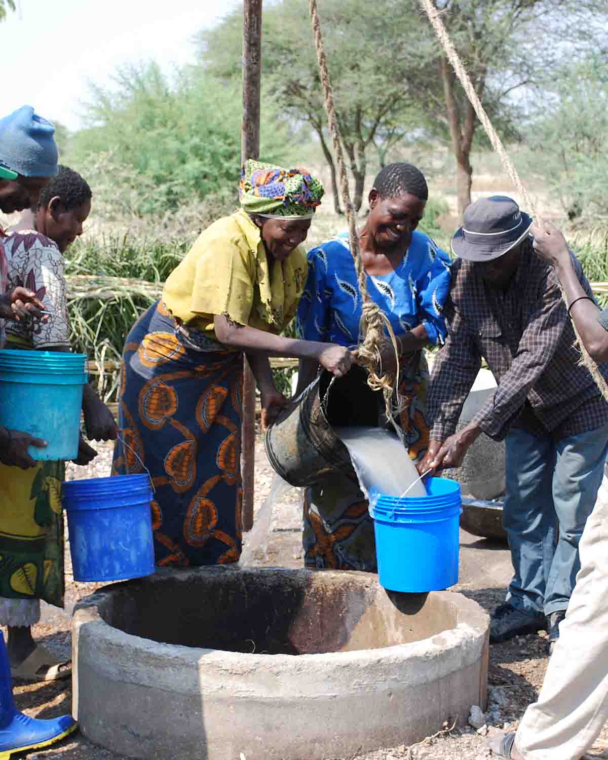 Elkline-x-BioRe-Wasser-in-Tanzania-Little-Vorlage